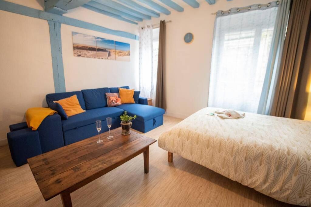Blue Appartment With A Fireplace ディエップ エクステリア 写真